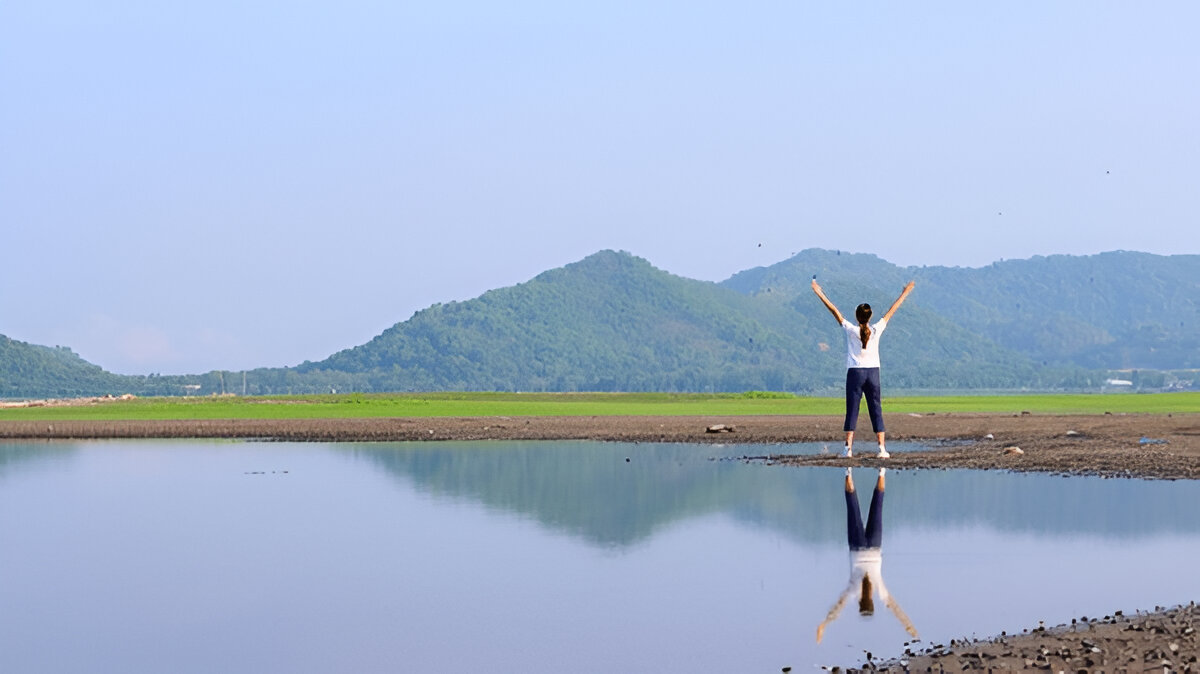 Why Travel Solo The Unspoken Benefits Beyond the Instagram Post